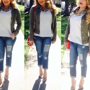 Distressed cropped boyfriend jeans